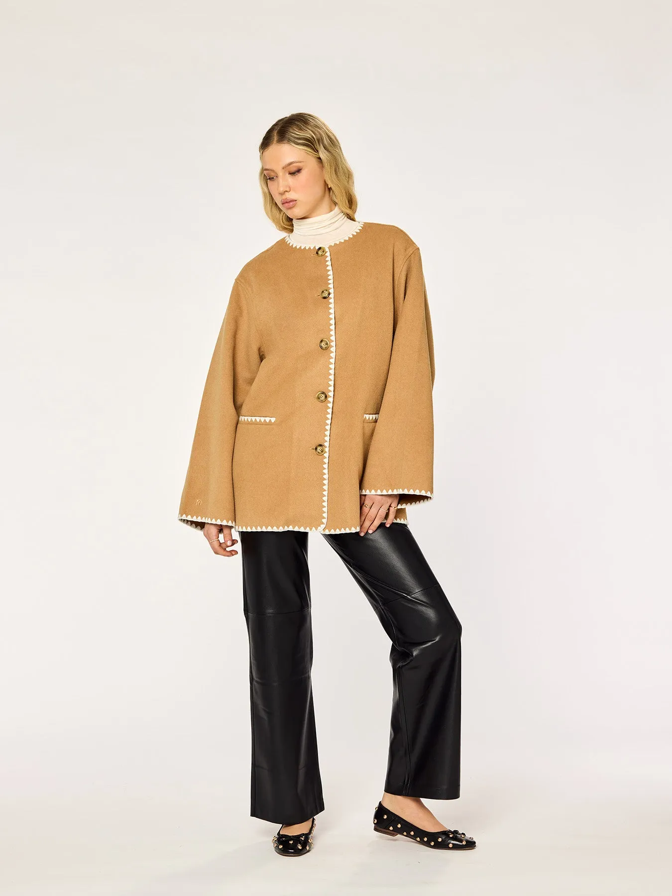 AMBER - Coat • Caramel