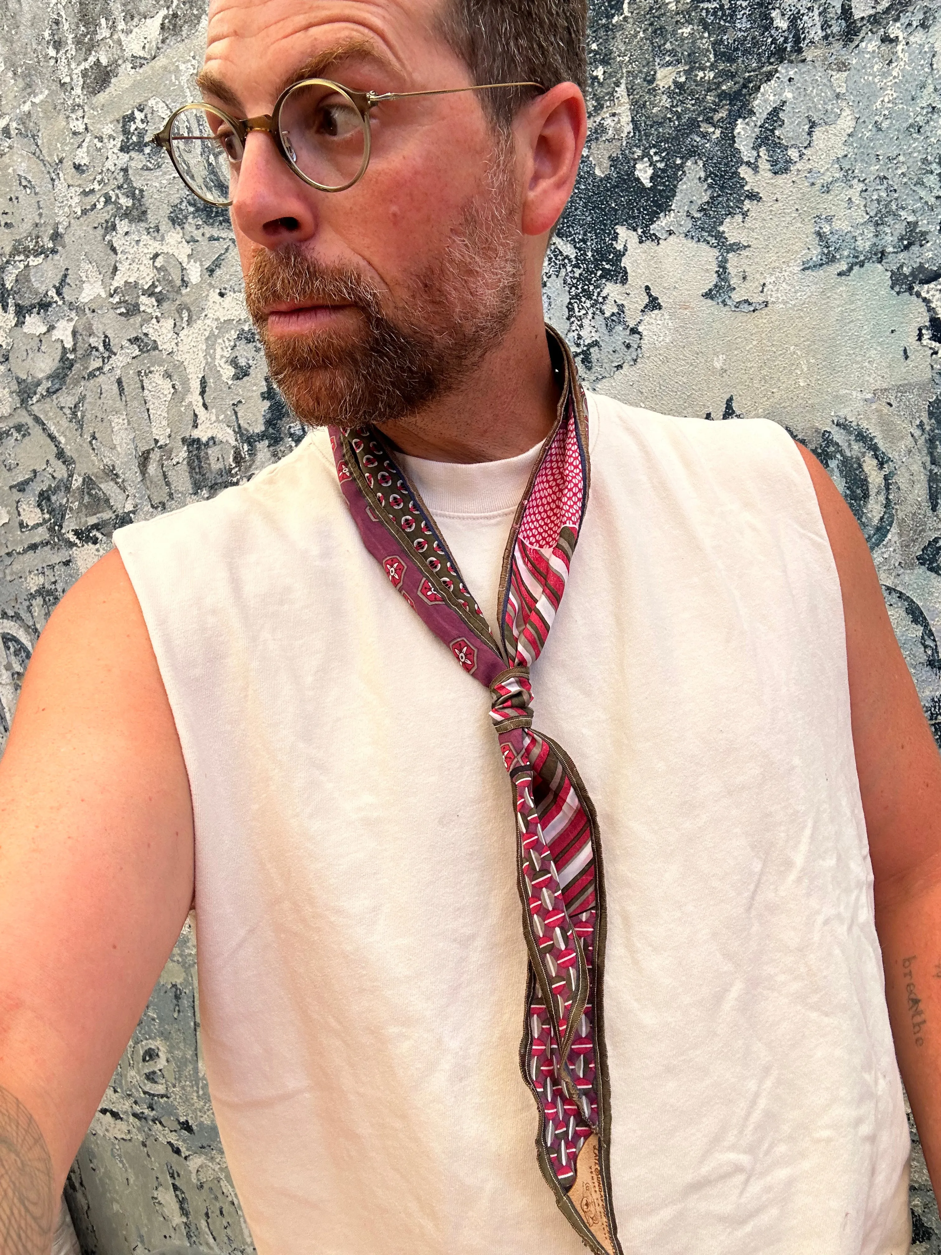 Champs-Elysees Neck Scarf