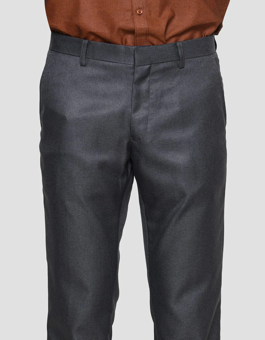 Cole Textured Celana Panjang Slim Pria
