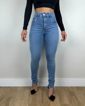 Hellblaue High-Waist Skinny-Jeans mit Booty-Lift-Effekt